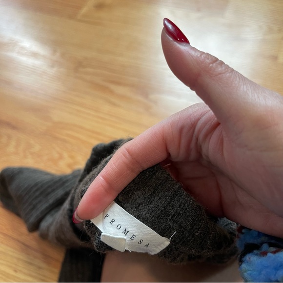 BROWN SWEATER DRESS - Picture 5 of 5